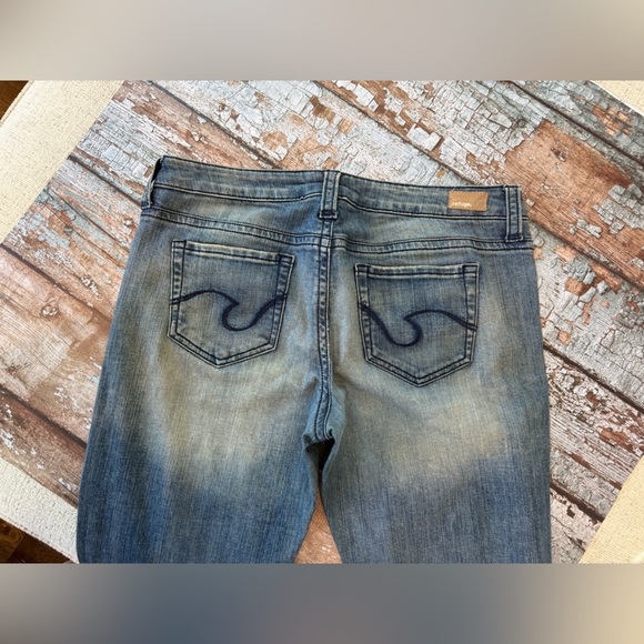Refuge  Blue Jeans - Picture 1 of 7